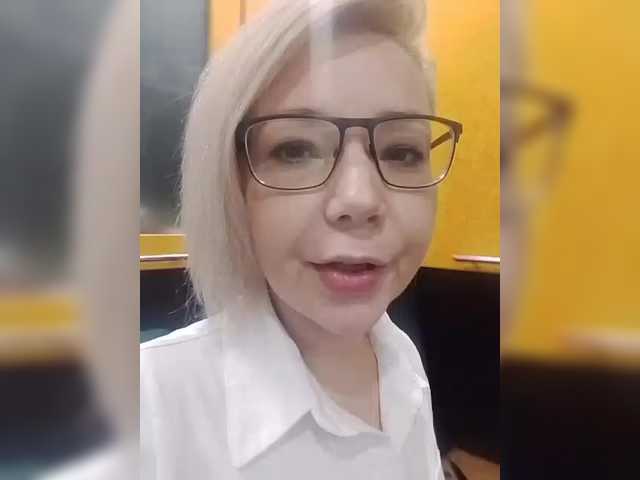 TilyTily's BongaCams show and profile