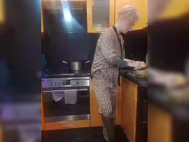 TilyTily's BongaCams show and profile