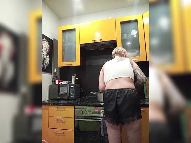 TilyTily's BongaCams show and profile