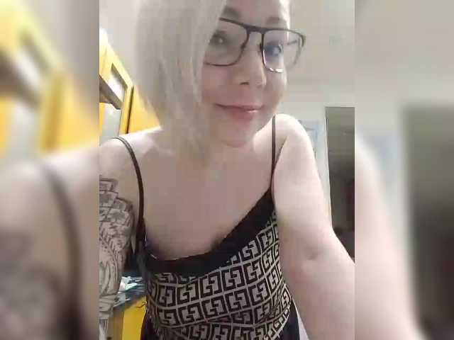 TilyTily's BongaCams show and profile