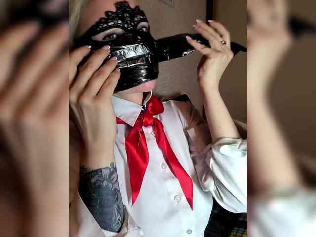 TilyTily webcam