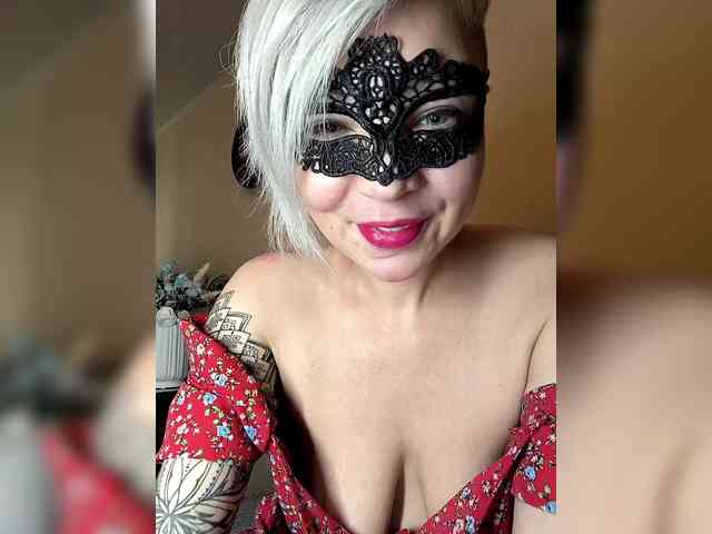 TilyTily webcam