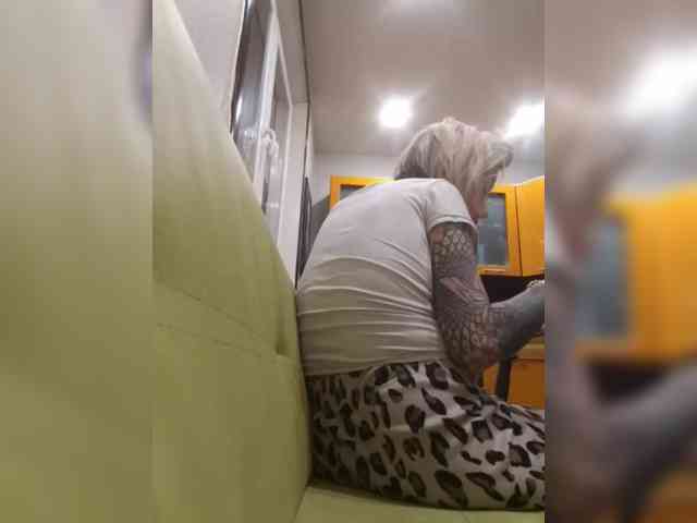 live sex chat free TilyTily