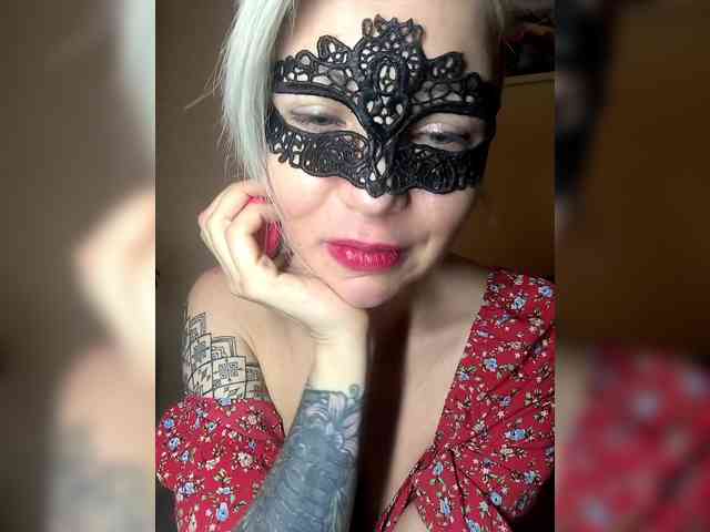 TilyTily webcam