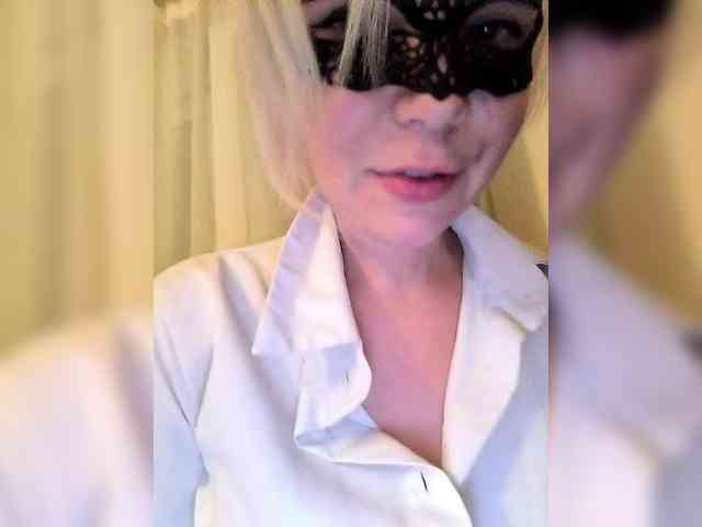 TilyTily webcam