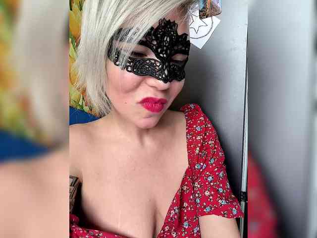 TilyTily webcam