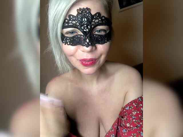 TilyTily webcam
