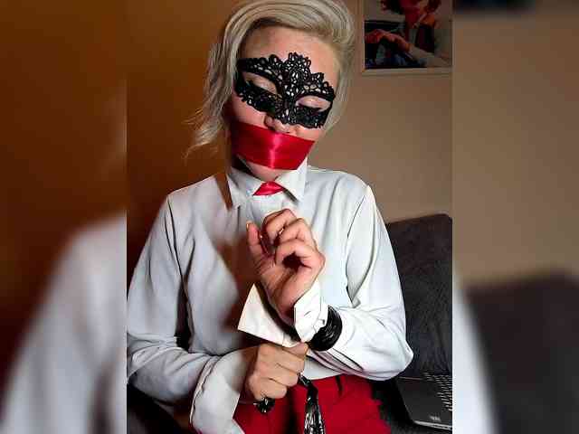 TilyTily webcam