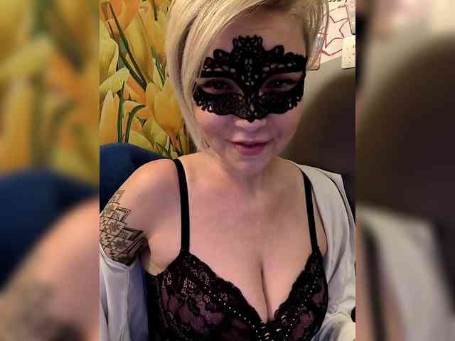TilyTily webcam