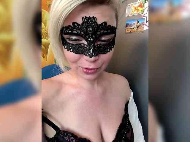 TilyTily webcam
