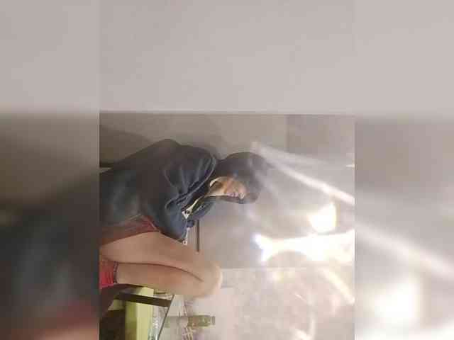 TilyTily webcam