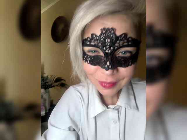 TilyTily webcam