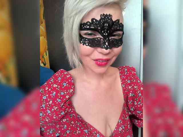 TilyTily webcam
