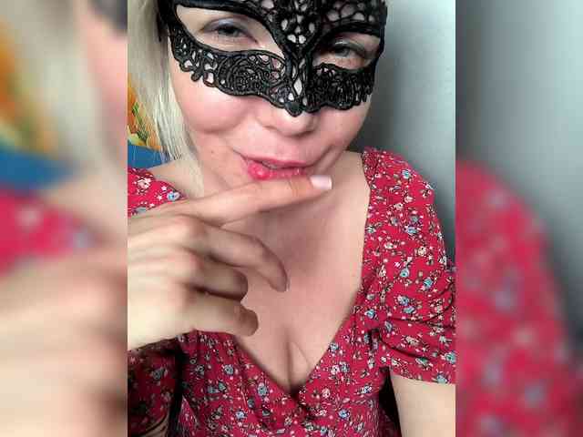 TilyTily webcam