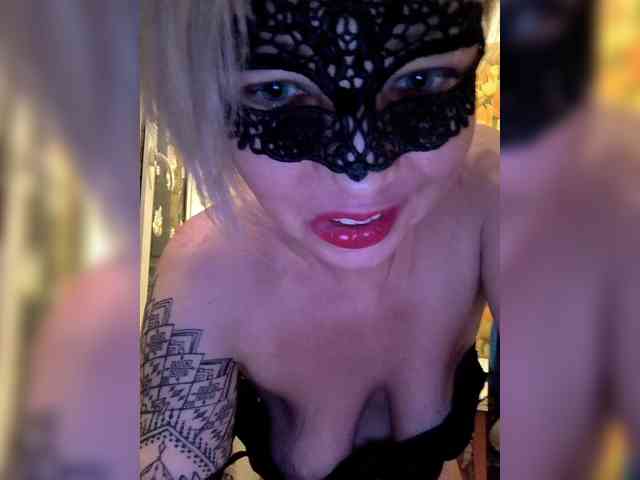 TilyTily webcam