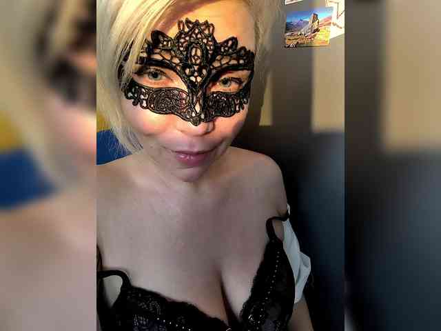 TilyTily webcam