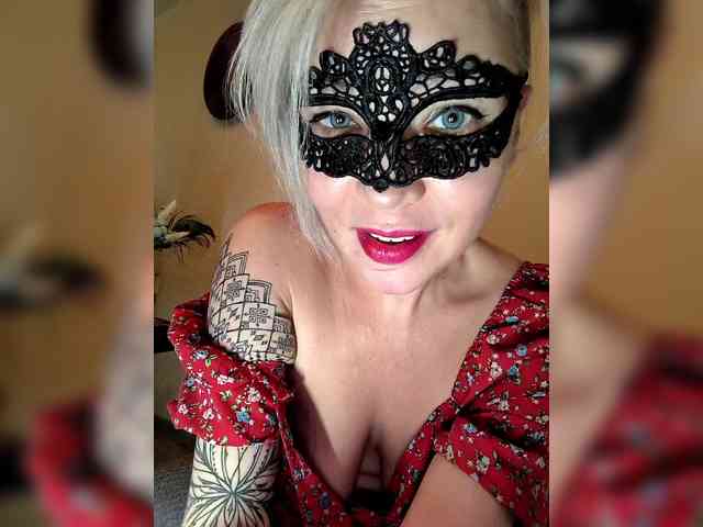 TilyTily webcam