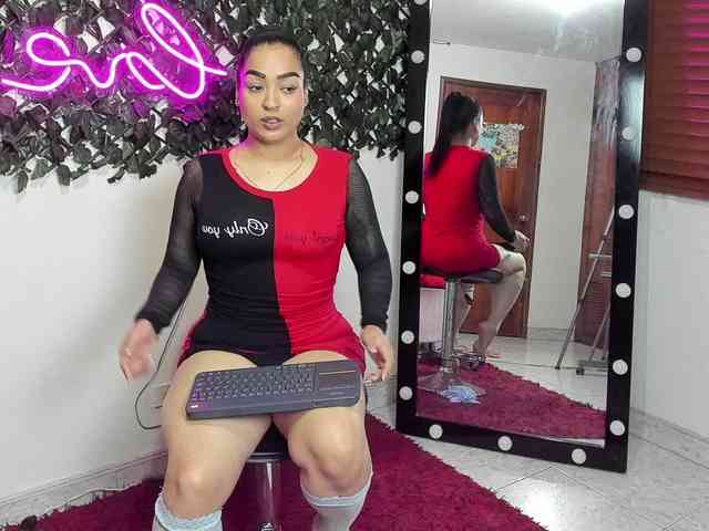 AlejaNavarro webcam