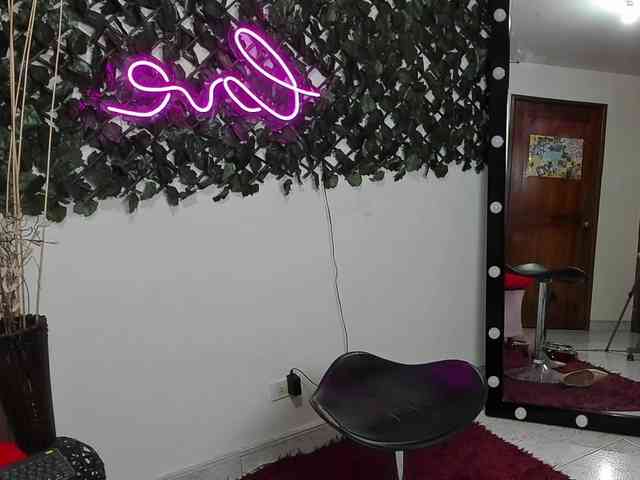 AlejaNavarro webcam