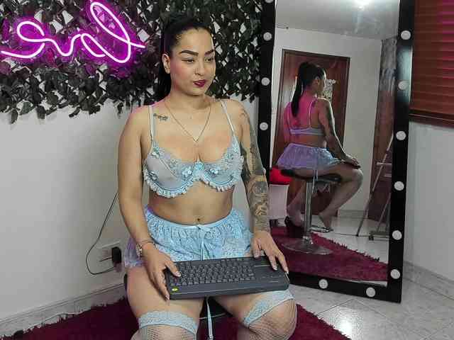 AlejaNavarro webcam