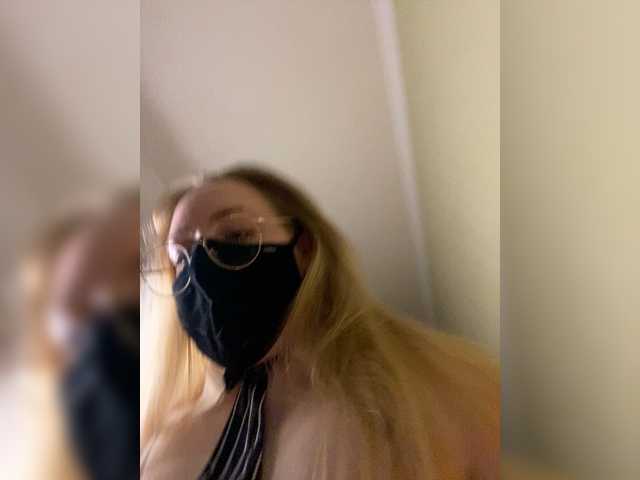 Donut-red's BongaCams show and profile