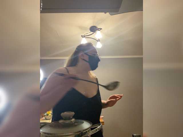 Donut-red's BongaCams show and profile