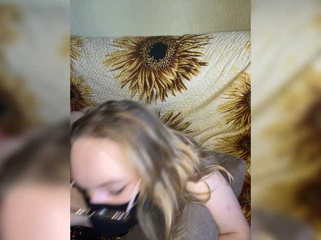 Donut-red's BongaCams show and profile