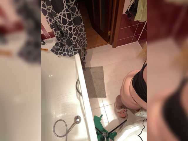 Donut-red's BongaCams show and profile