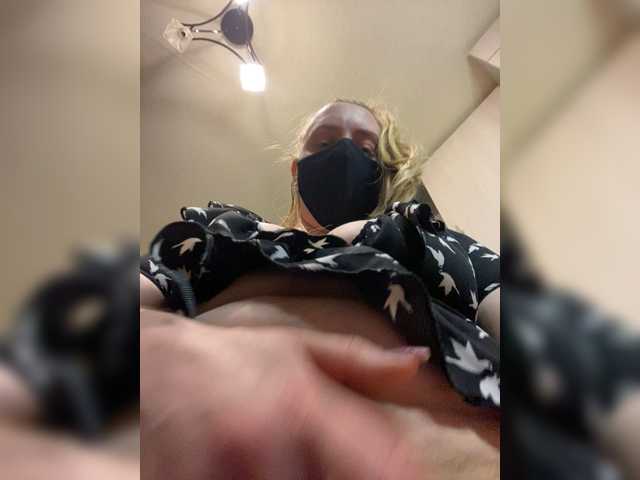 Donut-red's BongaCams show and profile