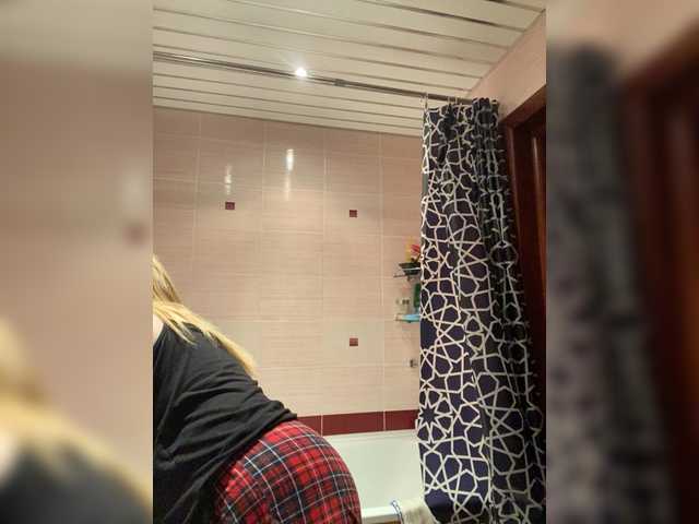 Donut-red's BongaCams show and profile