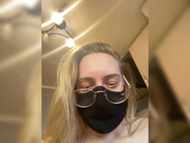 Donut-red's BongaCams show and profile