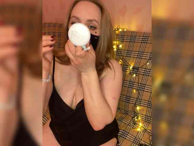 Donut-red webcam