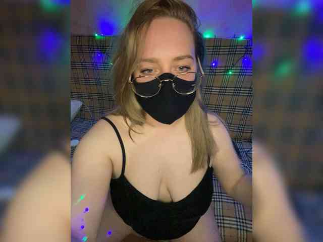 Donut-red webcam