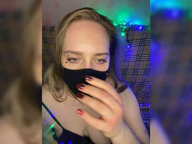 Donut-red webcam