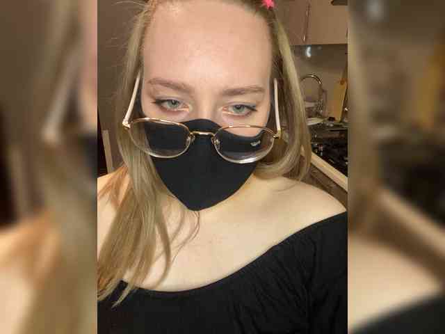 Donut-red webcam