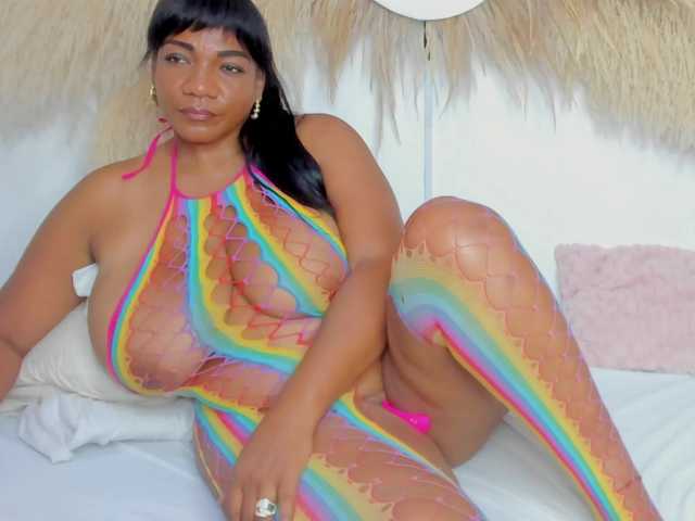 Shakebigass's BongaCams show and profile