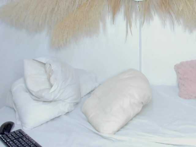 Shakebigass's BongaCams show and profile