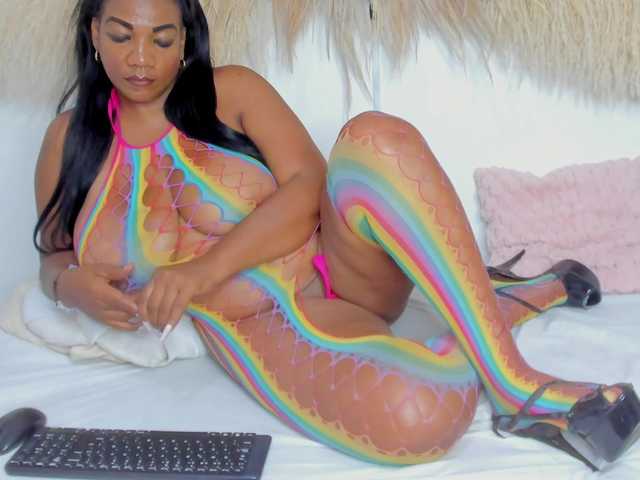 Shakebigass's BongaCams show and profile