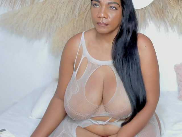 Shakebigass's BongaCams show and profile