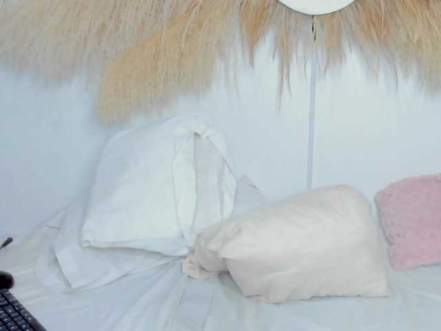 Shakebigass's BongaCams show and profile