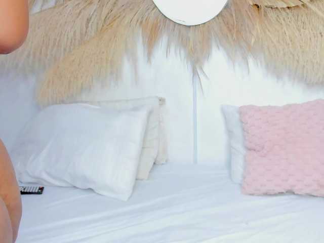 Shakebigass's BongaCams show and profile