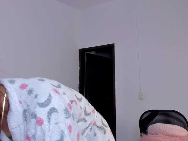 Miranda-Rogers's BongaCams show and profile