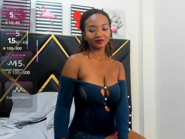 Gina-Latin's BongaCams show and profile