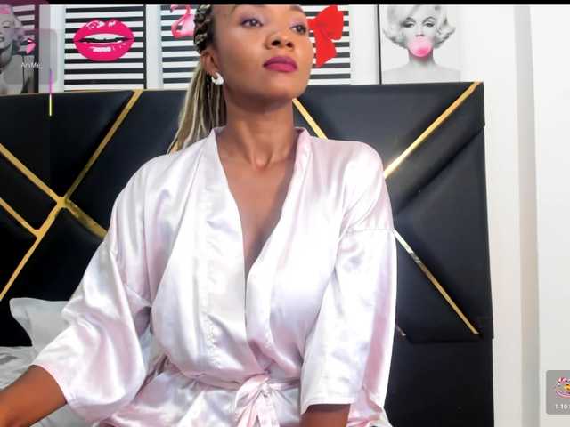 Gina-Latin's BongaCams show and profile