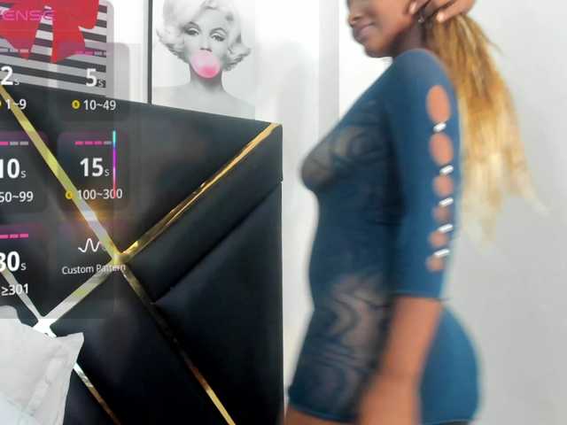 Gina-Latin's BongaCams show and profile