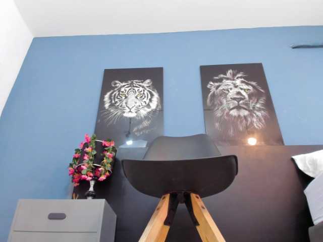 SophiaQueens's BongaCams show and profile