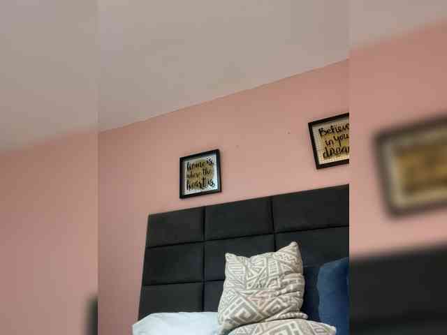 SophiaQueens webcam
