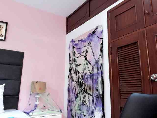 SophiaQueens webcam