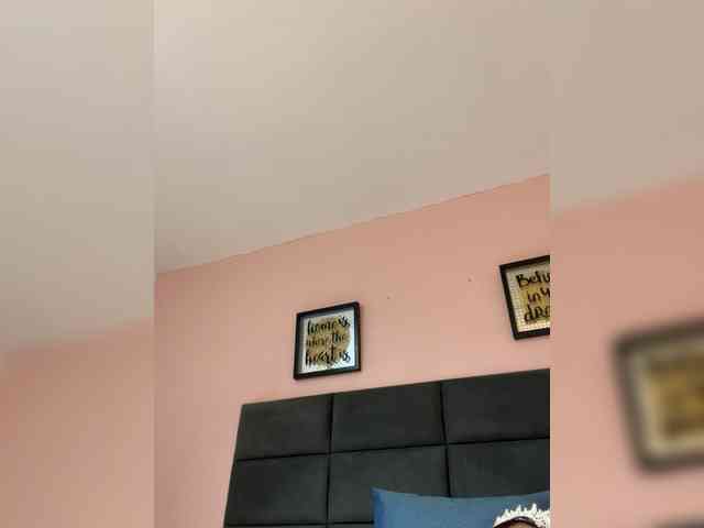 SophiaQueens webcam