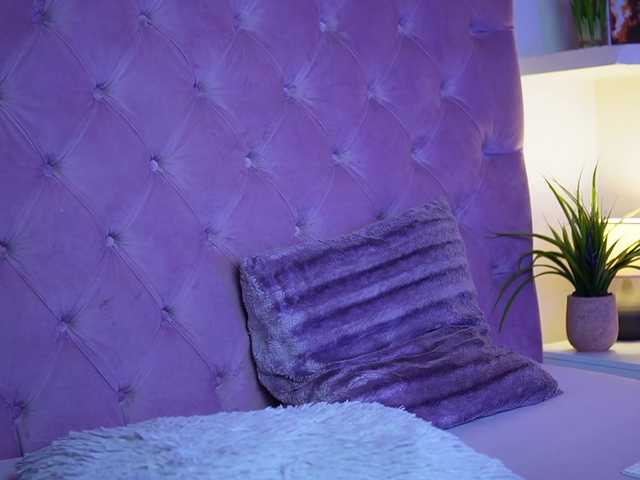 MaiaMini's BongaCams show and profile